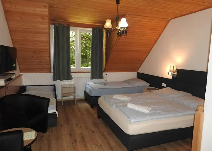 玛尔塔泽提米勒潘齐奥旅馆 招待所 3*