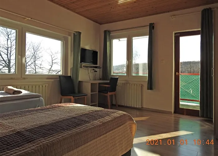 玛尔塔泽提米勒潘齐奥旅馆 招待所 3*