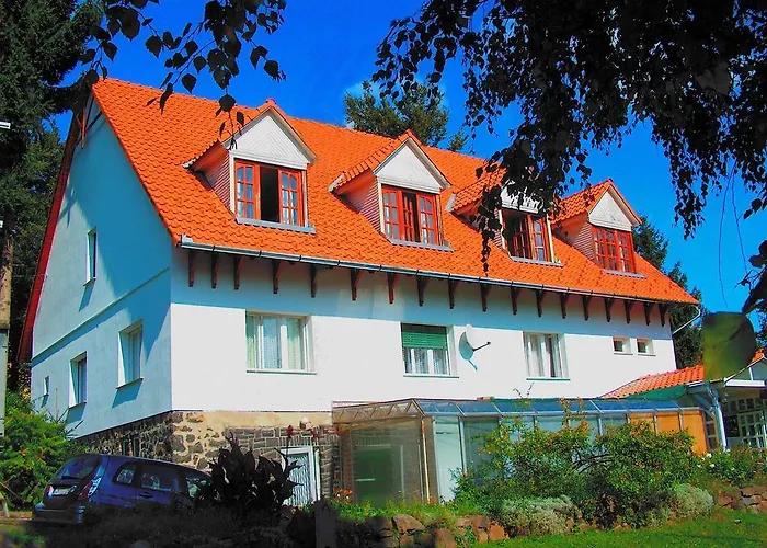 玛尔塔泽提米勒潘齐奥旅馆 招待所 3*